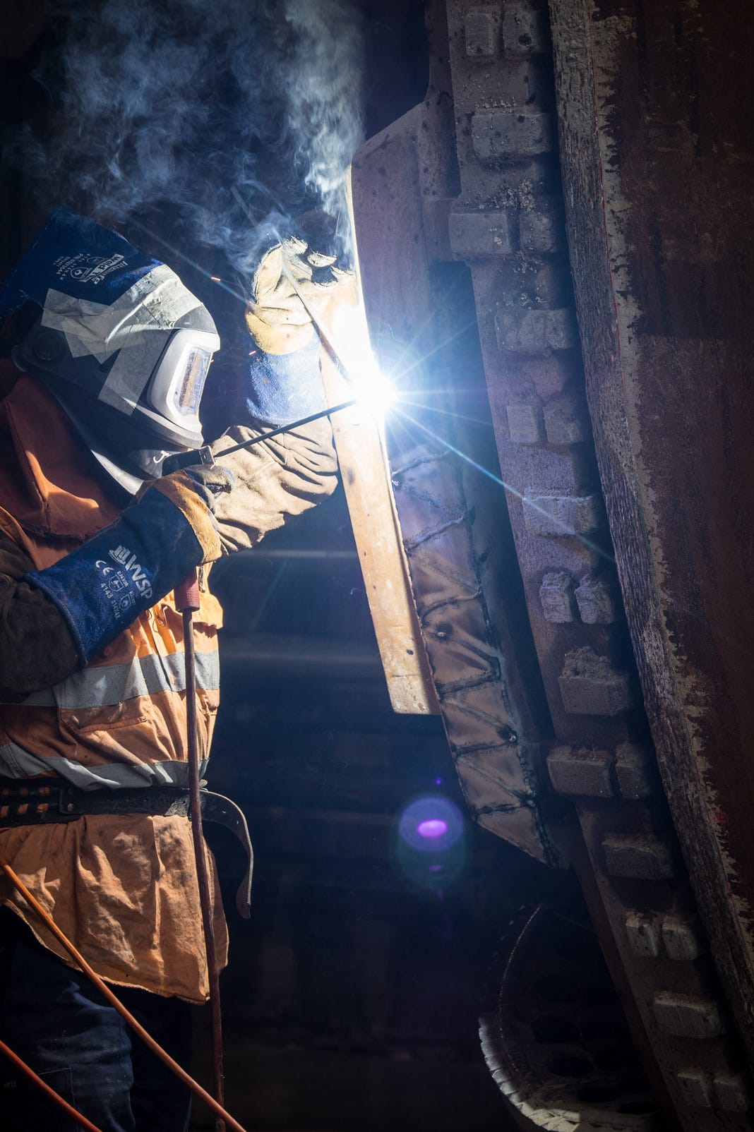 Welding the cutter head